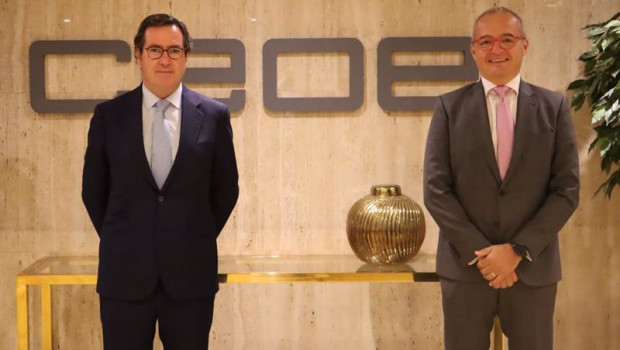 ep el presidente de ceoe antonio garamendi izda y el director general de oracle espana albert triola
