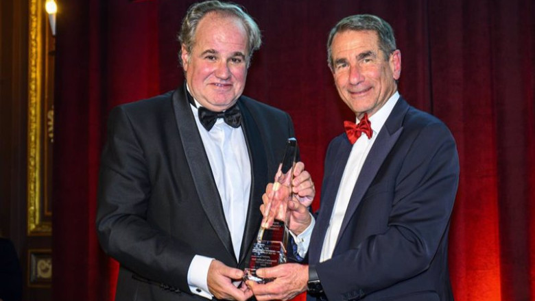 ep el presidente ejecutivo de damm y presidente de disa demetrio carceller izda recibe el premio al ep el presidente ejecutivo de damm y presidente de disa demetrio carceller izda recibe el premio al