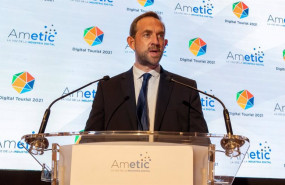 ep el secretario de estado de turismo del ministerio de industria comercio y turismo fernando valdes