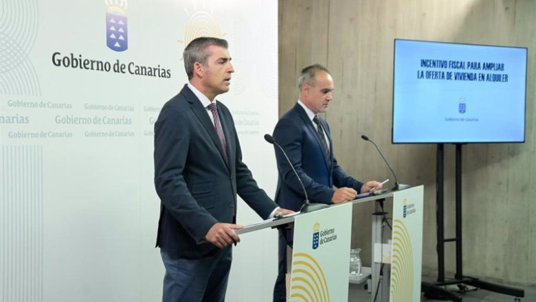 ep el vicepresidente de canarias manuel dominguez y el comisionado del ref jose ramon barrera en la ep el vicepresidente de canarias manuel dominguez y el comisionado del ref jose ramon barrera en la