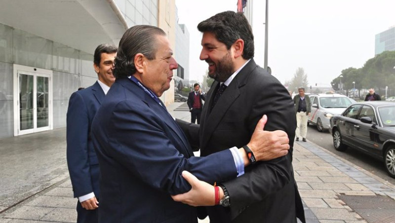 ep fernando lopez miras con el presidente asociacion valenciana de empresarios vicente boluda con ep fernando lopez miras con el presidente asociacion valenciana de empresarios vicente boluda con