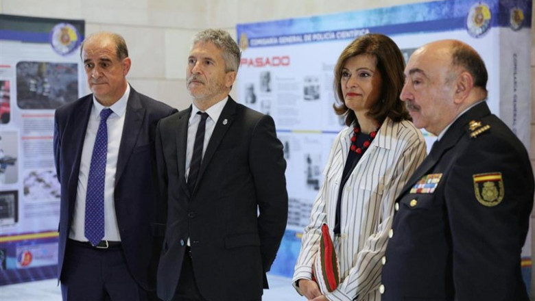(I-D) El director general de la Policía, Francisco Pardo, el ministro del Interior en funciones, Fernando Grande-Marlaska, la secretaria de Estado de Seguridad, Ana Botella, y el comisario general de la Policía Científica, Pedro Mélida, durante el acto de | Jesús Hellín - Europa Press - Archivo ep i-d el director general de la policia francisco pardo el ministro del interior en funciones