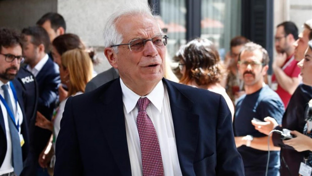 ep ministroasuntos exterioresfuncuiones josep borrell asalidacongreso duranteparonprimer debateinvestiduracandidato socialistala presidenciagobierno