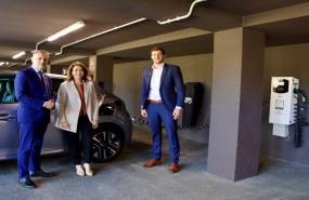 ep paradores inaugura los puntos de recarga de vehiculos electricos