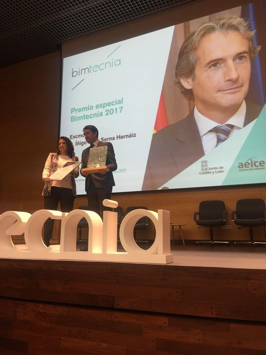 Rosa Navarro recibe el Premio Bimtecnia. | FOMENTO. ep rosa navarro recibepremio bimtecnia