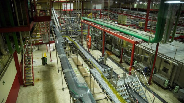 ep vista general de la cadena de produccion y envasado de la fabrica de coca cola a 08 de abril de ep vista general de la cadena de produccion y envasado de la fabrica de coca cola a 08 de abril de