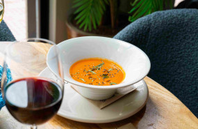 1 crema de tomate y coco 