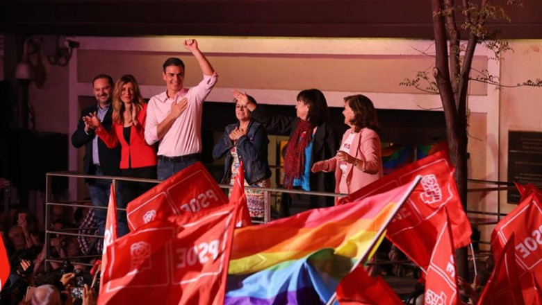 Pedro Sánchez celebra la victoria electoral. | Marta Fernández Jara - Europa Press ep 28a- psoeimponesietelas grandes ciudades espanolaspnv lograoctava
