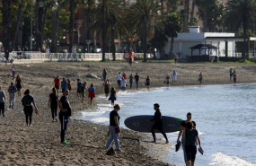 ep ambiente en las playas de malaga capital este fin de semana de principios de mayo