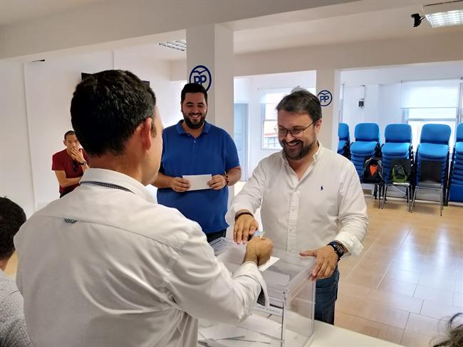 Antona, votando en la sede del PP | CEDIDA ep antona votandola sedepp