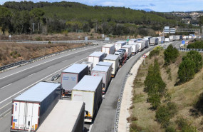 ep archivo colas de camiones en una foto de archivo ep archivo colas de camiones en una foto de archivo