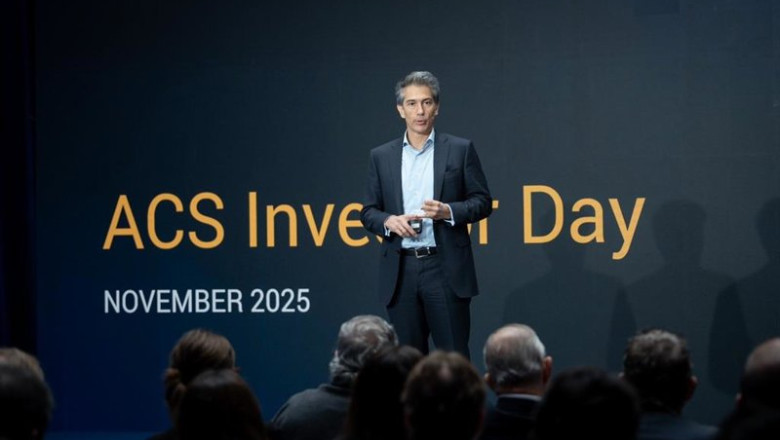 Archivo - El consejero delegado de ACS, Juan Santamaría, durante el Investors Day de centros de datos | ACS - Archivo ep archivo el consejero delegado de acs juan santamaria durante el investors day de centros de