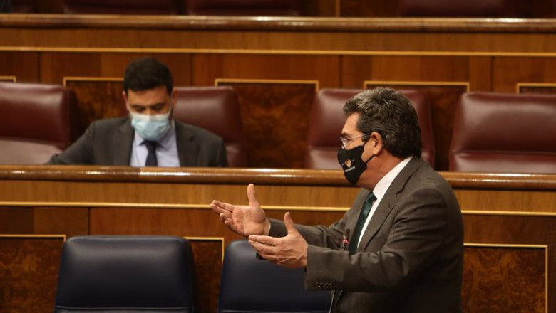 Archivo - El ministro de Seguridad Social, Inclusión y Migraciones, José Luis Escrivá, interviene durante una sesión de control al Gobierno en el Congreso | EUROPA PRESS/R.Rubio.POOL - Europa Press - Archivo ep archivo - el ministro de seguridad social inclusion y migraciones jose luis escriva interviene
