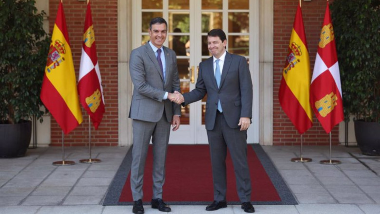 ep archivo el presidente del gobierno pedro sanchez i recibe al presidente de la junta de castilla ep archivo el presidente del gobierno pedro sanchez i recibe al presidente de la junta de castilla