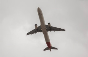 ep archivo   un avion despega del aeropuerto adolfo suarez madrid barajas a 28 de junio de 2024 en