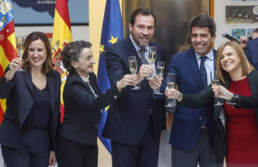 ep brindis de i d la alcaldesa de valencia maria jose catala la presidenta de apv mar chao el