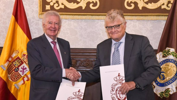 ep colina y franco al firmar el acuerdo