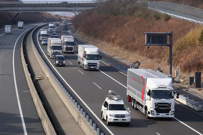ep daimler pruebatecnologia platooning en japon