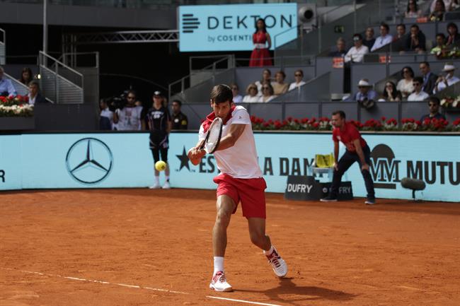 ep djokovic golpeabola
