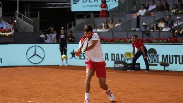 ep djokovic golpeabola