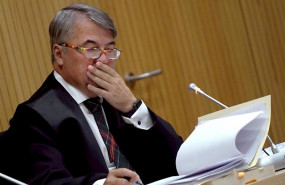 ep el abogado de los cuatro miembros de la manada agustin martinez becerra d durante el juicio por
