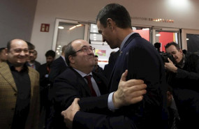 ep el presidente del gobierno pedro sanchez se abraza al secretario general del psc miquel iceta