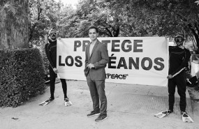 ep greenpeaceunecreador de la casalas flores yactor pedro alonsopedirproteccionlos oceanos