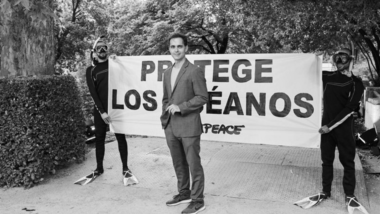 ep greenpeaceunecreador de la casalas flores yactor pedro alonsopedirproteccionlos oceanos