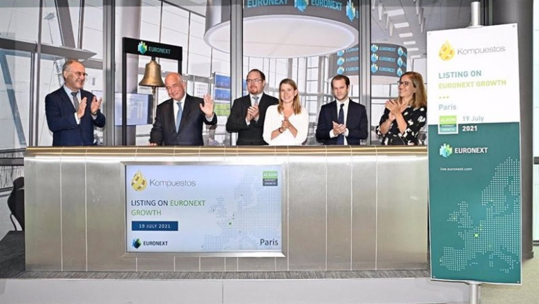 ep ignacio duch presidente de kompuestos ha tocado la campana junto a su equipo y en presencia de ep ignacio duch presidente de kompuestos ha tocado la campana junto a su equipo y en presencia de