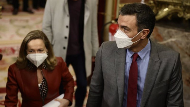 ep la ministra de economia nadia calvino y el presidente del gobierno pedro sanchez