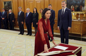 ep la ministra de industria y turismo reyes maroto jura o promete su cargo ante el rey felipe vi en