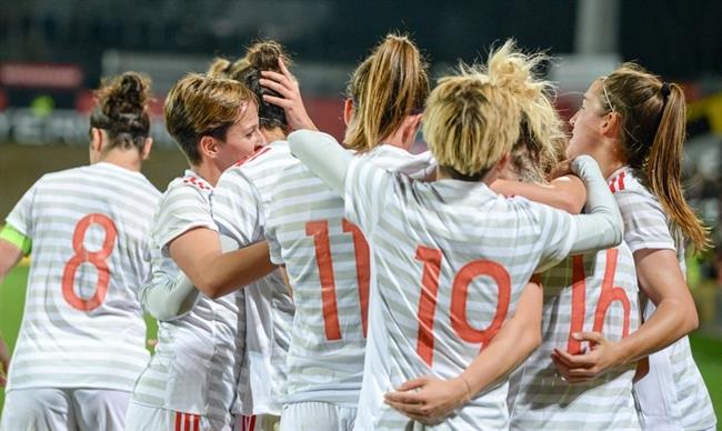 La selección española femenina celebra un gol | SEFUTBOL ep la seleccion espanola femenina celebragol
