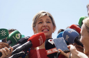 ep la vicepresidenta segunda del gobierno yolanda diaz atiende a los medios en la feria de sevilla