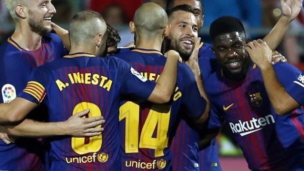 ep los jugadoresfc barcelona felicitanjordi alba0-1