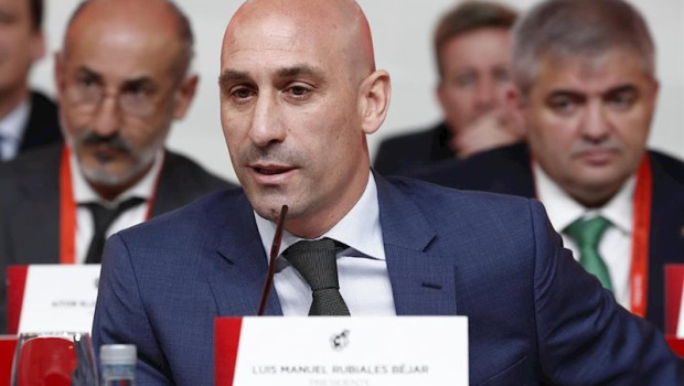 ep luis rubiales presidente de la rfef durante una asamblea generarl de la rfef