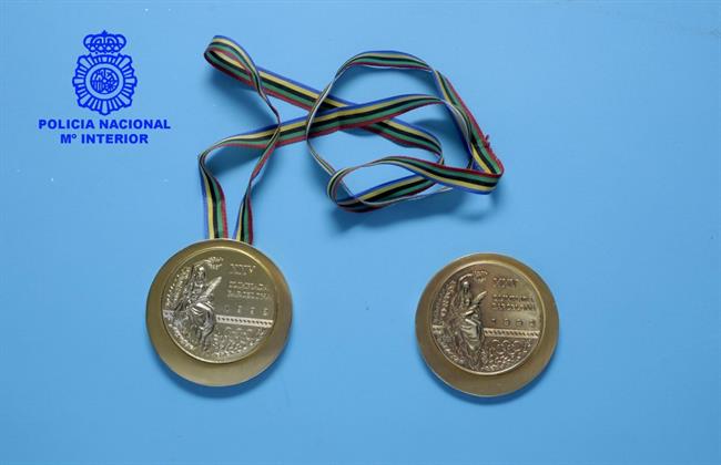 Medallas sustraídas y recuperadas del Museo del Deporte de Santander | POLICÍA NACIONAL ep medallas sustraidasrecuperadasmuseodeportesantander