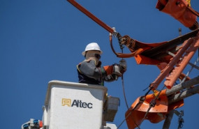 ep trabajador en un tendido electrico