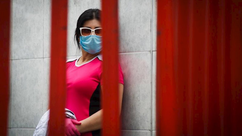 ep una mujer con mascarilla en quito ecuador ep una mujer con mascarilla en quito ecuador