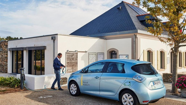 ep vehiculo electrico recargando renault zoe
