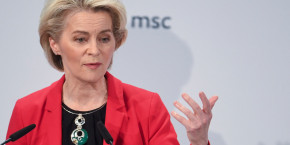 la russie pourrait perdre l acces aux marches financiers en cas d invasion de l ukraine dit von der leyen 