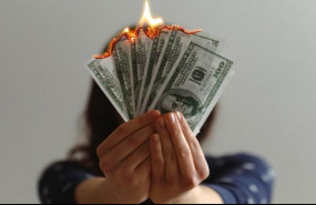 1642768201 dinero ardiendo