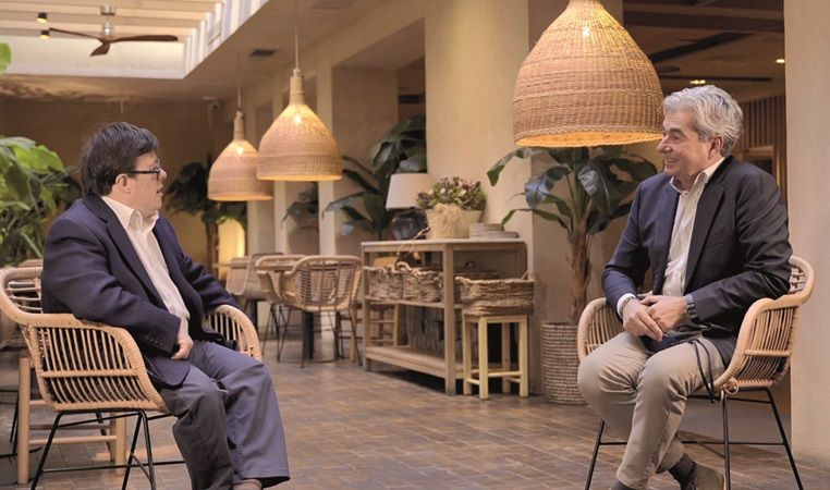 1651244585 pablo pineda embajador de fundaci n adecco junto a gonzalo calvo fundador de grupo saona