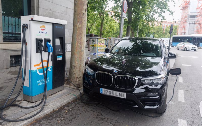 Repsol: Barclays eleva su consejo a sobreponderar, con valoración de 25 euros