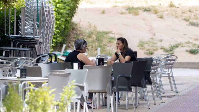 ep archivo varias personas sentadas en una terraza a 10 de mayo de 2024 en madrid espana ep archivo varias personas sentadas en una terraza a 10 de mayo de 2024 en madrid espana