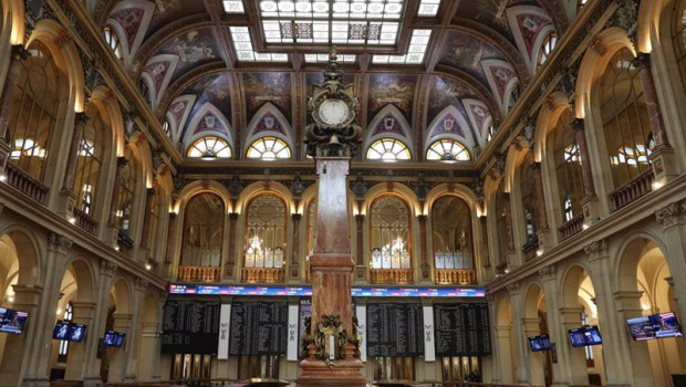 ep archivo   vista de varios paneles del ibex 35 en el palacio de la bolsa de madrid espana