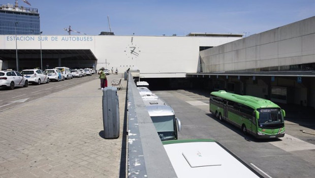 ep autobuses en el primer dia de la operacion salida de verano en julio en la estacion sur de