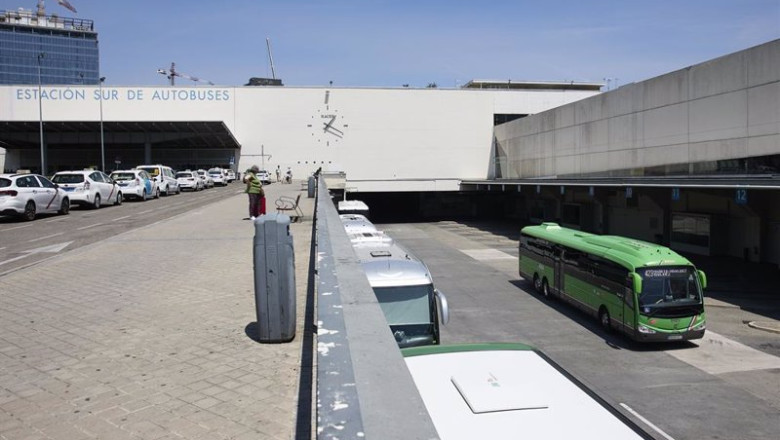 ep autobuses en el primer dia de la operacion salida de verano en julio en la estacion sur de ep autobuses en el primer dia de la operacion salida de verano en julio en la estacion sur de