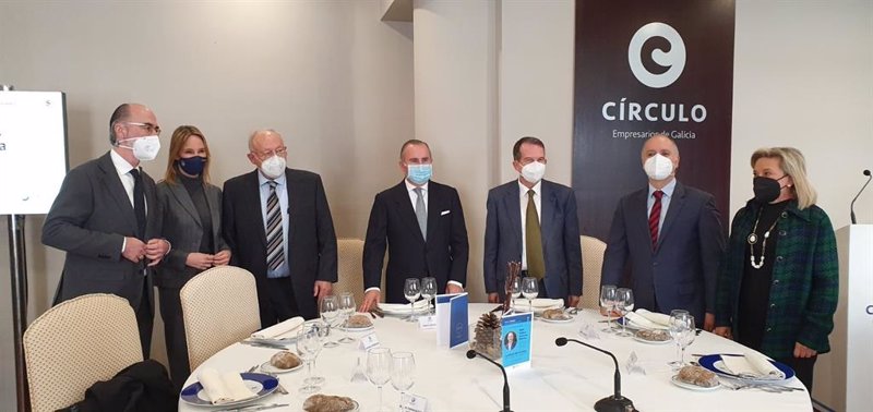 ep autoridades en la presentacion de junceda