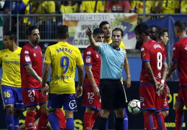 Barral, expulsado en el Cádiz - Numancia | LALIGA ep barral expulsadocadiz - numancia
