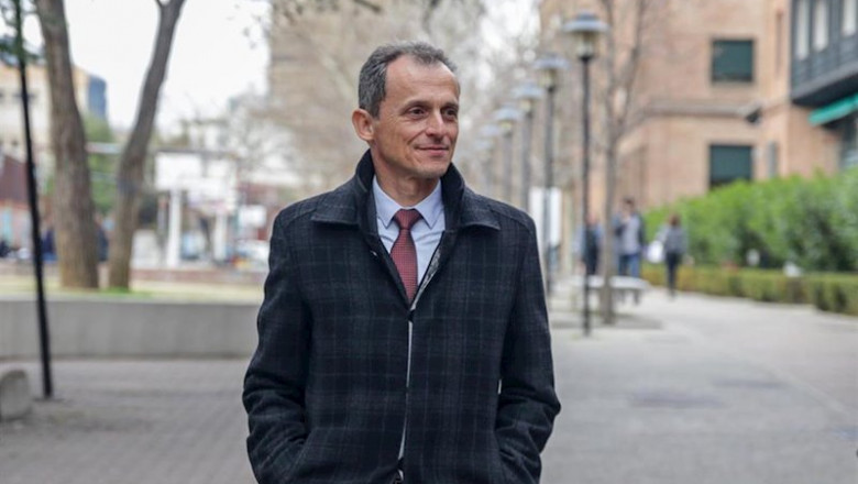 ep el ministro de ciencia e innovacion pedro duque a su llegada a la inauguracion del seminario ep el ministro de ciencia e innovacion pedro duque a su llegada a la inauguracion del seminario